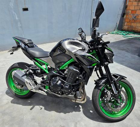KAWASAKI Z900 